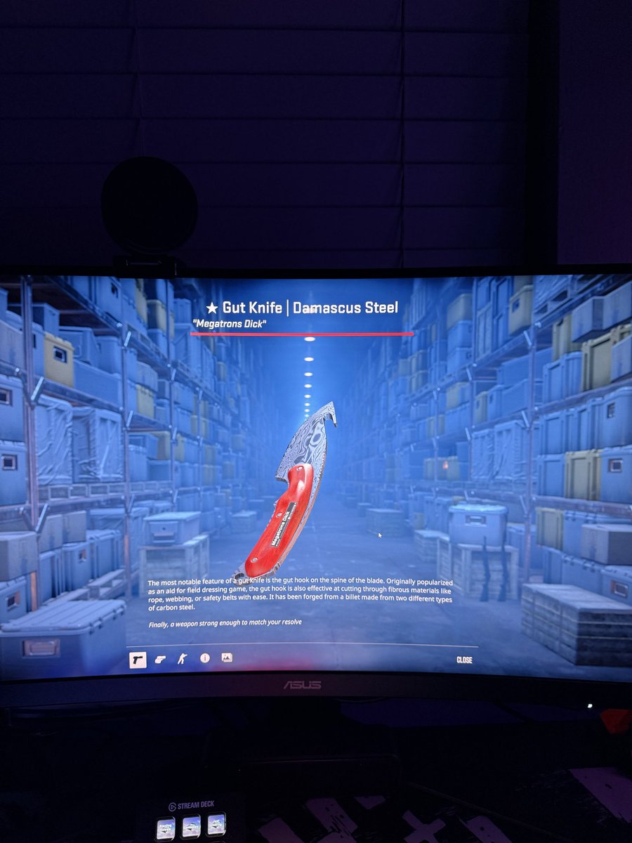 0hbed's tweet photo. Yessss sirrrrr I wield the greatest knife out there. Megatrons dick. 

#csgo #CS2 #gaming https://t.co/ZoeQd3qBGO