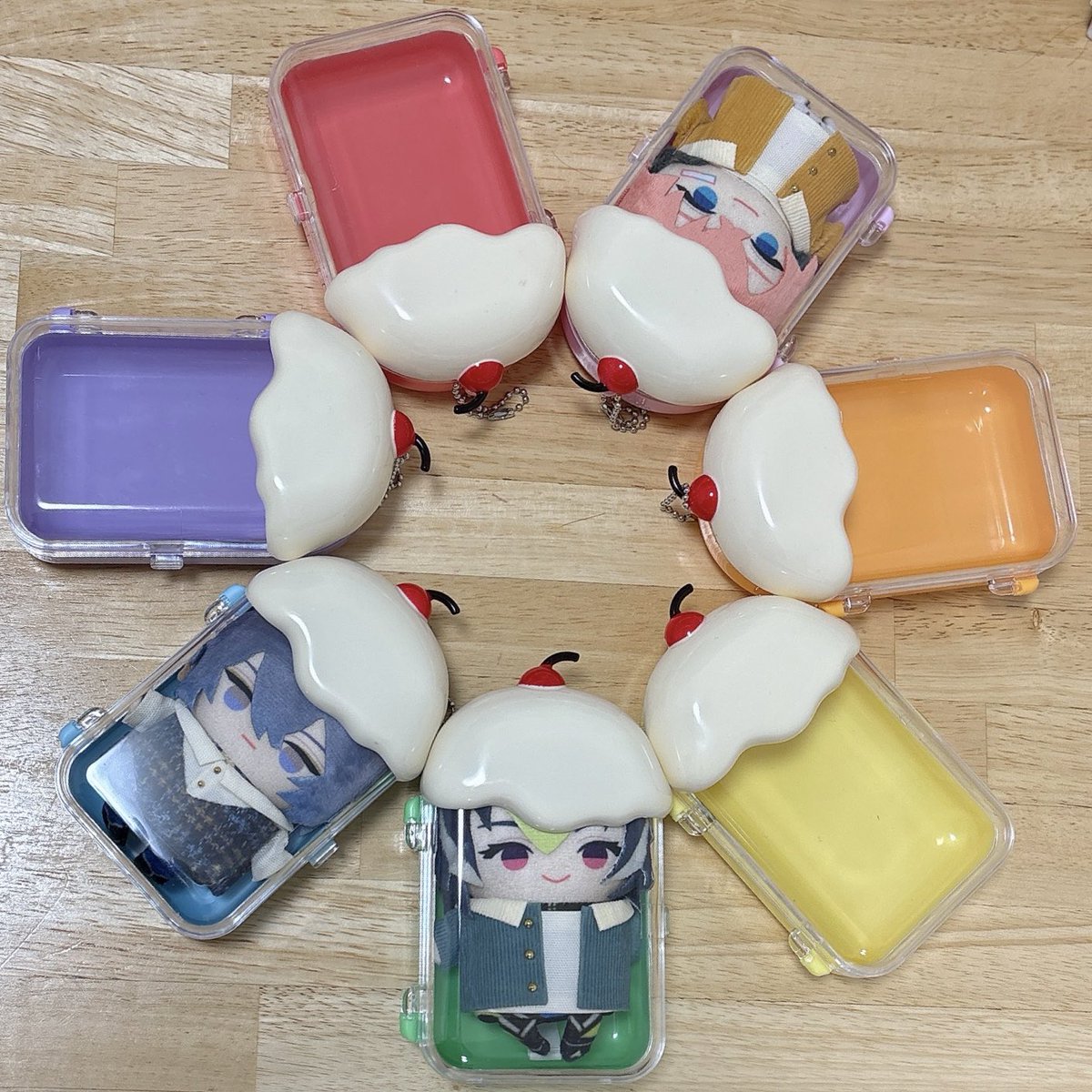 ダイソーのフロートケース✨色んな色あったのが嬉しくてさ、勢いで追加買っちゃった🌈