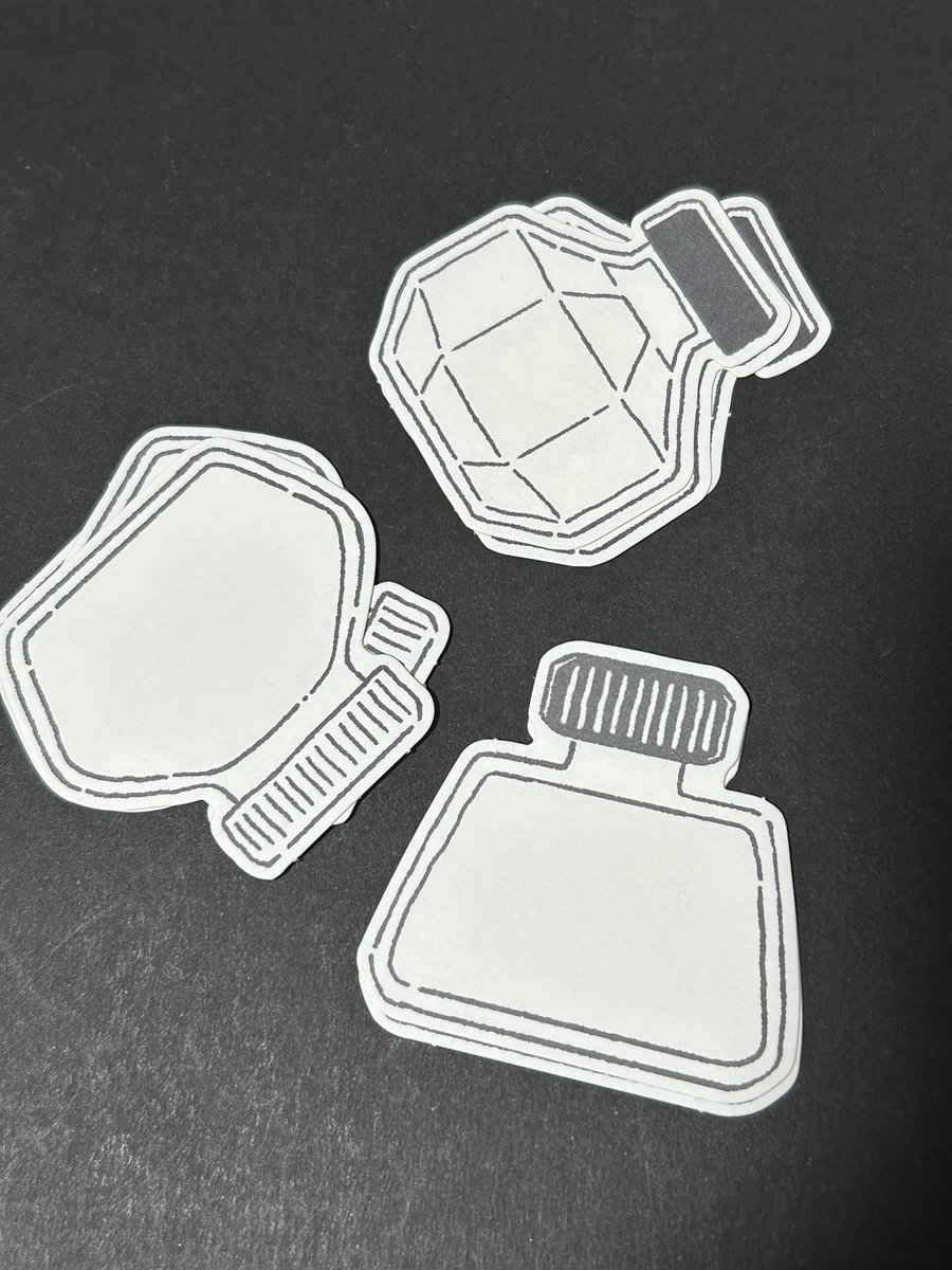 インクの見本作ろうかと思ったらもう少ししか残ってなかった😭
お家に百均のこのシールあるよって方譲って欲しい次第…今更インク帳作り直したくない←