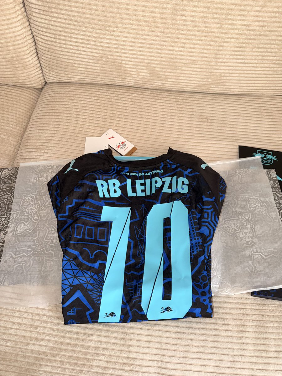 Rasenballer tweet media