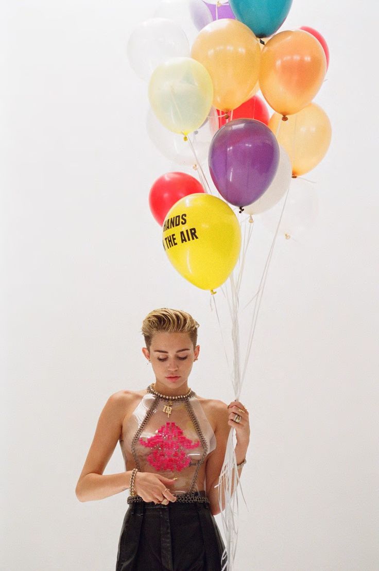 miley pics (@cyrus_archive) on Twitter photo 