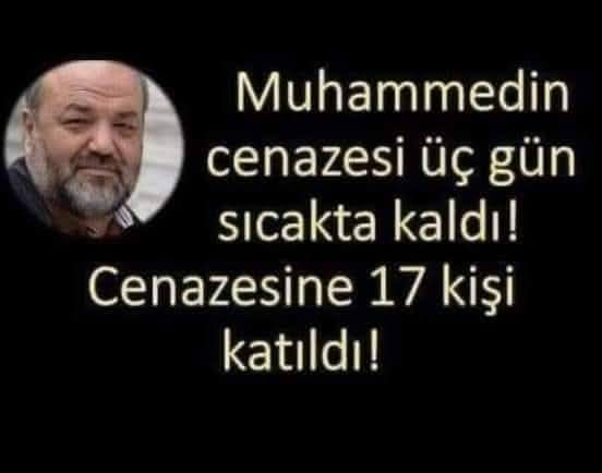 TOPRAK_2_'s tweet photo. İşte Müslümanların Övüp Durduğu Sahabeler
Sahih hadislere ve İslami kaynaklara göre Muhammed'in veda hutbesine 80.000 ile 100.000 arası Müslüman katılmış. 3-5 ay sonra Muhammed öldükten sonra ise cenazesine sadece 17 kişi katılmış. Muhammed'in cenazesi 3 gün yerde kalıp gömülmemiş.
3. gün kokmaya yüz tutmuşken hatta kokmuş iken cenazesi 17 kişi ile kıldırılmış. En yakın dostları sonradan halife olacak Ebu Bekir, Ömer ve Osman cenazeye katılmamışlar bile. Cenaze namazını Ali arkasında 16 kişi ile kıldırmış.
Ölmeden birkaç ay önce veda hutbesini dinleyen yaklaşık 100.000 kişi nereye kaybolmuştu?
Alemlerin efendisinin, alemlerin yüzü suyu hürmetine yaratıldığı büyük peygamberlerinin cenazesine niçin katılmamışlardı?
Neden Muhammed'in cenazesi 3 gün yerde kalmış ve kokutulmuştu?
En yakın dostları Ebu Bekir, Ömer ve Osman neden cenazeye katılmamıştı?
Bugün günümüzde Muhammed'in ana rahmine düştüğü (nasıl biliniyorsa) gece regaip kandili olarak, doğumu mevlit kandili olarak, hatta Muhammed'i ikinci defa doğurtarak nisan ayında kutlu doğum haftası diye doğum günü daha kutlayan Müslümanlar, Muhammed'in ölüm gününde neden anma günü düzenlemez? Mesela geçen yıl 8 haziran günü Muhammed'in ölüm yıl dönümü idi.
Hiç bir cami de mevlit okutulduğunu, dualar edildiğini, Muhammed'in anıldığını duydunuz mu, gördünüz mü? Neden Muhammed'in ölüm günü hatırlanmak ve hatırlatılmak istenmez?
Bknz: (Tirmizi, Şemail, 1/224-225)
Ahmet bin hanbel 6/62 ayşe hadisleri,
ibni abdi bertemhido muvata şerhi 24 /396 tabakat 2 /401
İhsan Eliaçık