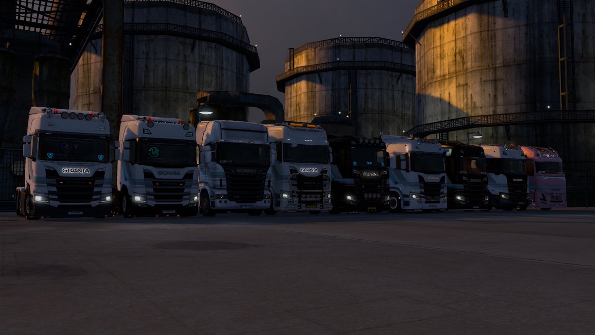 huntxrd1's tweet photo. had ourselves a bit of a Northwind takeover on C-D tonight. always fun cruising as a VTC βοΈπ©΅
#ETS2 #EuroTruckSimulator2 #TruckersMP #TMP #CDroad #Northwind #VTC #NorthwindVTC #Scania @SCSsoftware @TruckersMP @ScaniaGroup https://t.co/m291ZmAwcv