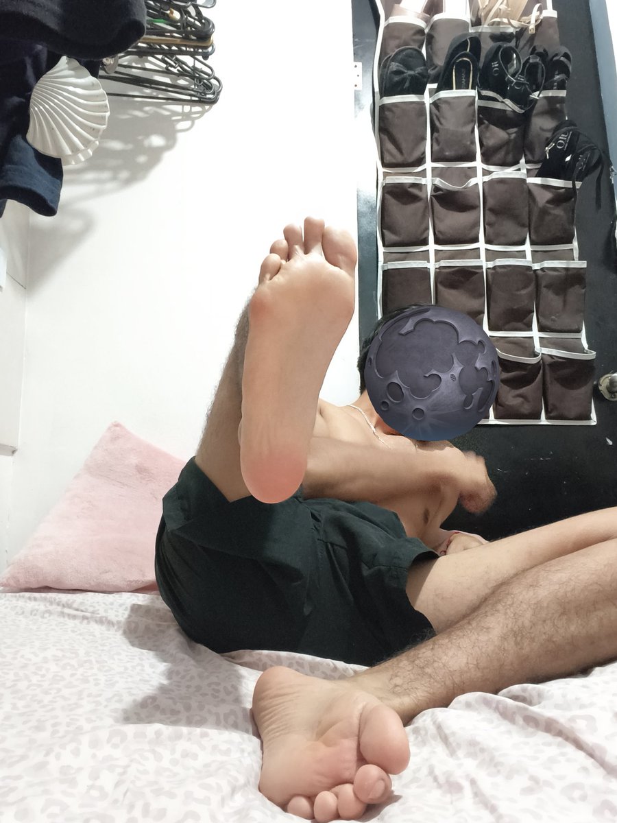 JavierGrant_'s tweet photo. Like and I'll sell foot worship content👣😳

#Chudai https://t.co/sMJ8kk8wdp
