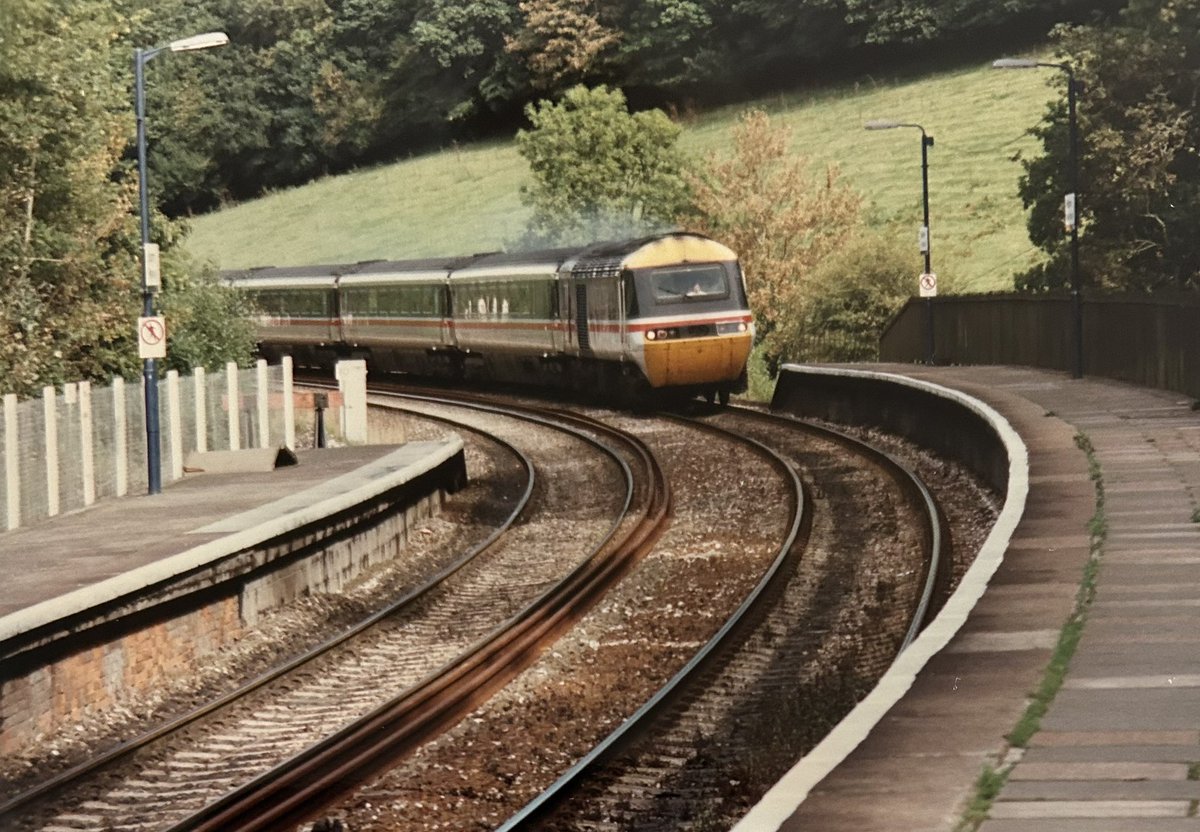 LeicRailAle170's tweet image. #HighSpeedTuesday 43035 heads a London Paddington -Penzance service into Bodmin Parkway. 2.10.96