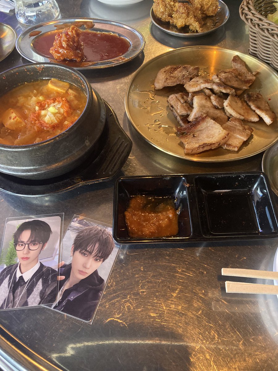 ald_1_luv's tweet photo. テスト期間もろ被りで1週間遅れだけどサムギョプサル行ってきたよ✨
#삼겹드라이브원
#3D1 https://t.co/b88Rnnpp8S