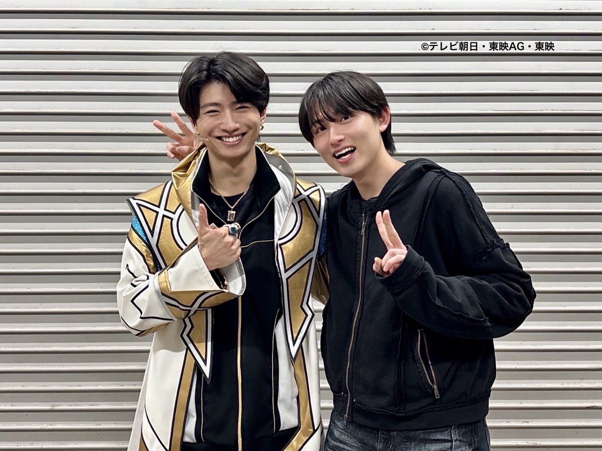 yukihayama1027's tweet photo. ナンバーワン戦隊ゴジュウジャー 
Gロッソ公演
先日 観劇させていただきました！

周りから聞こえてくる「頑張れぇ！」が響く空間と、その声援に応えるヒーローたちの姿に感動しました。
ヒーローって本当に偉大なんだなぁ…って。

写真は魁希と🐻‍❄️
相変わらず元気でした笑 https://t.co/aRrT8sB3lv