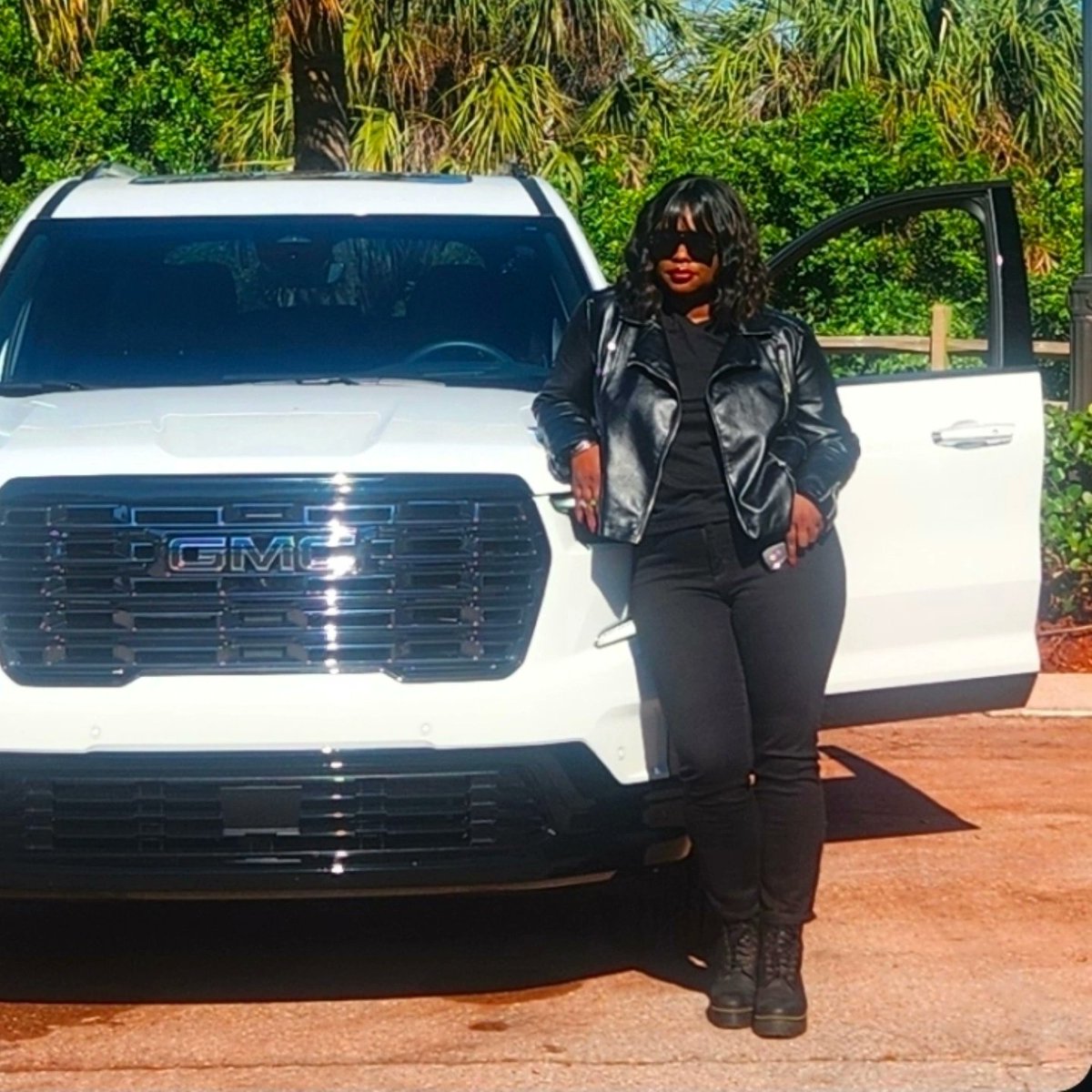 SassyAutoChick's tweet photo. New post up! 2026 GMC Acadia Denali Review: Price, Specs, and More! https://t.co/RQryX7m89A #gmc #Denali https://t.co/g4tiWLJ2KT