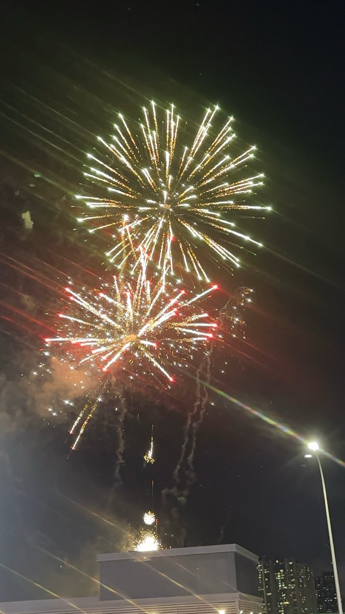 palmerdebra's tweet photo. After Mass last Saturday, after sending Granny home, Mum and I headed out to catch the Chingay floats and fireworks. I’ve always loved fireworks — there’s just something magical about watching the sky light up.
#Chingay
#FireworksMagic
#FamilyMoments
#SingaporeNights https://t.co/kYjDgi8ec9