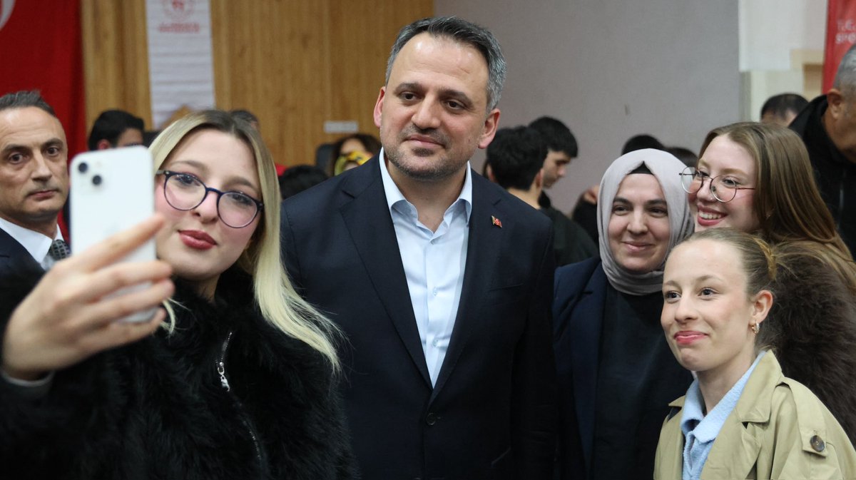 GSBAydin's tweet photo. 📍 Köşk Gençlik Merkezi
Gençlik ve Spor Bakan Yardımcımız Sn. Enes Eminoğlu’nu merkezimizde ağırlayarak kıymetli gençlerimizle bir araya geldik. 

Nazik ziyaretleri için Sayın Bakan Yardımcımıza teşekkür ediyoruz. 🤝 https://t.co/R4rBfGh53h