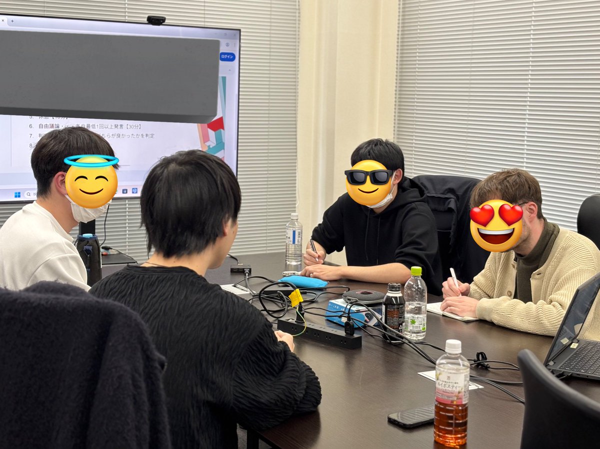 ロックシステムでは未経験採用にも力を入れていますが、特に社会人歴の短い若手層への研修が手厚いです✨
自分で考え行動できるエンジニアになるべく研修中✏️