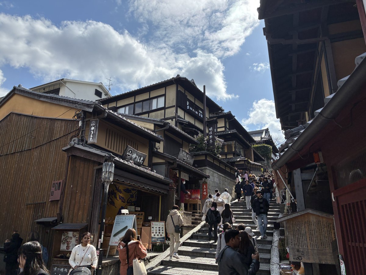 moo runner tweet media