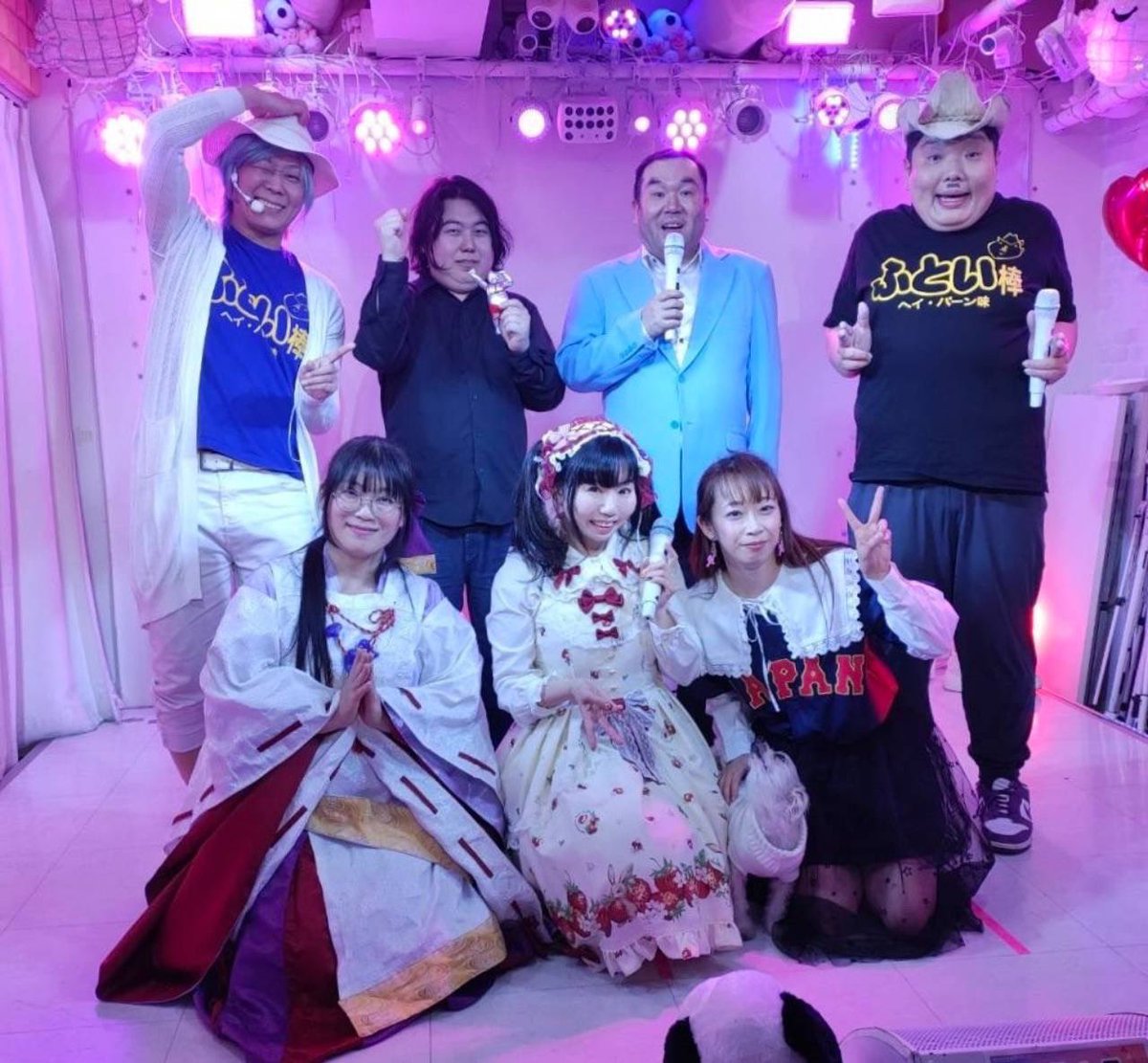 DU_M1225's tweet photo. 先日はマリールーで太りまSHOW!!
ありがとうございました！！

マシュマロ1分間で30個余裕かと思ったら意外と難しくて23個だった…！

あと学生ぶりに反復横跳びしたので筋肉痛です笑

こんな素晴らしい方々と共演できる機会は滅多にないと思うので、このイベントで歌わせていただいて嬉しかったです！

歌うのも企画も超楽しかった！！
観てくださった皆様ありがとうございました！！
