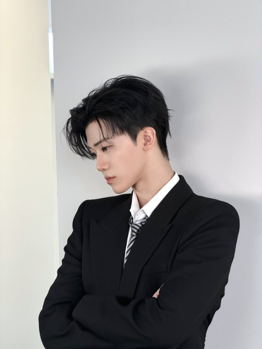 (thinking…)

#JAEMIN
#NCTJNJM #BOTHSIDES
#NCTJNJM_BOTHSIDES