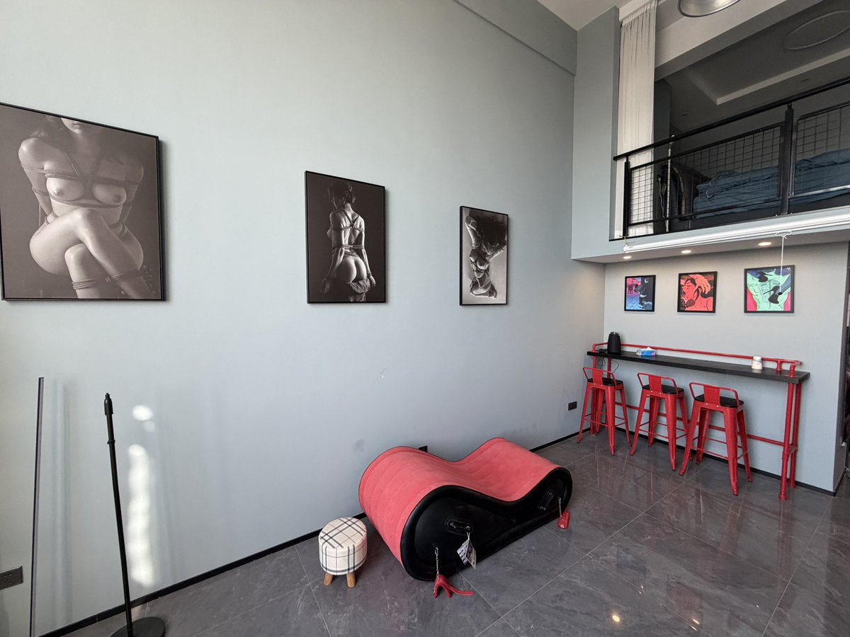 还久没来我的炮房了
落满了灰尘
晚上约了老情人
2026炮房第一场战斗打响