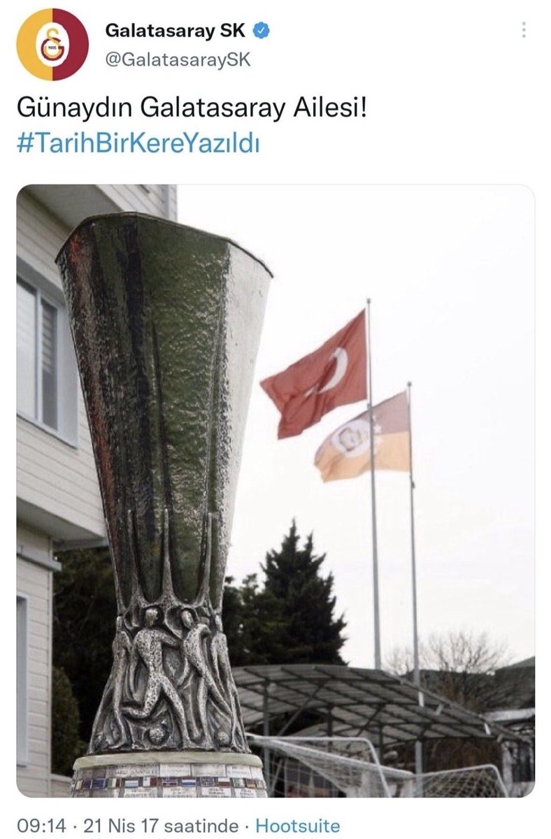 burakjkk1903's tweet photo. Şimdiden söylüyorum ! 
galatasaray Liverpool maçı öncesinde ve sonrasında !
Bana yok Ülke takımıdır yok ülke puanıdır güzellemesi yapacak olan Kişiler varsa Takipten mümkünse çıksın !! 

Bir Beşiktaş’lı değil Milyonlarca Beşiktaşlı 
Lyon Maçının Sabahında Atılan
Tarih Bir Kere Yazıldı Tweetini Asla Unutmadı Unutmazda !! 

Şampiyonlar ligi'nde Liverpool’a Başarılar dilerim 👊