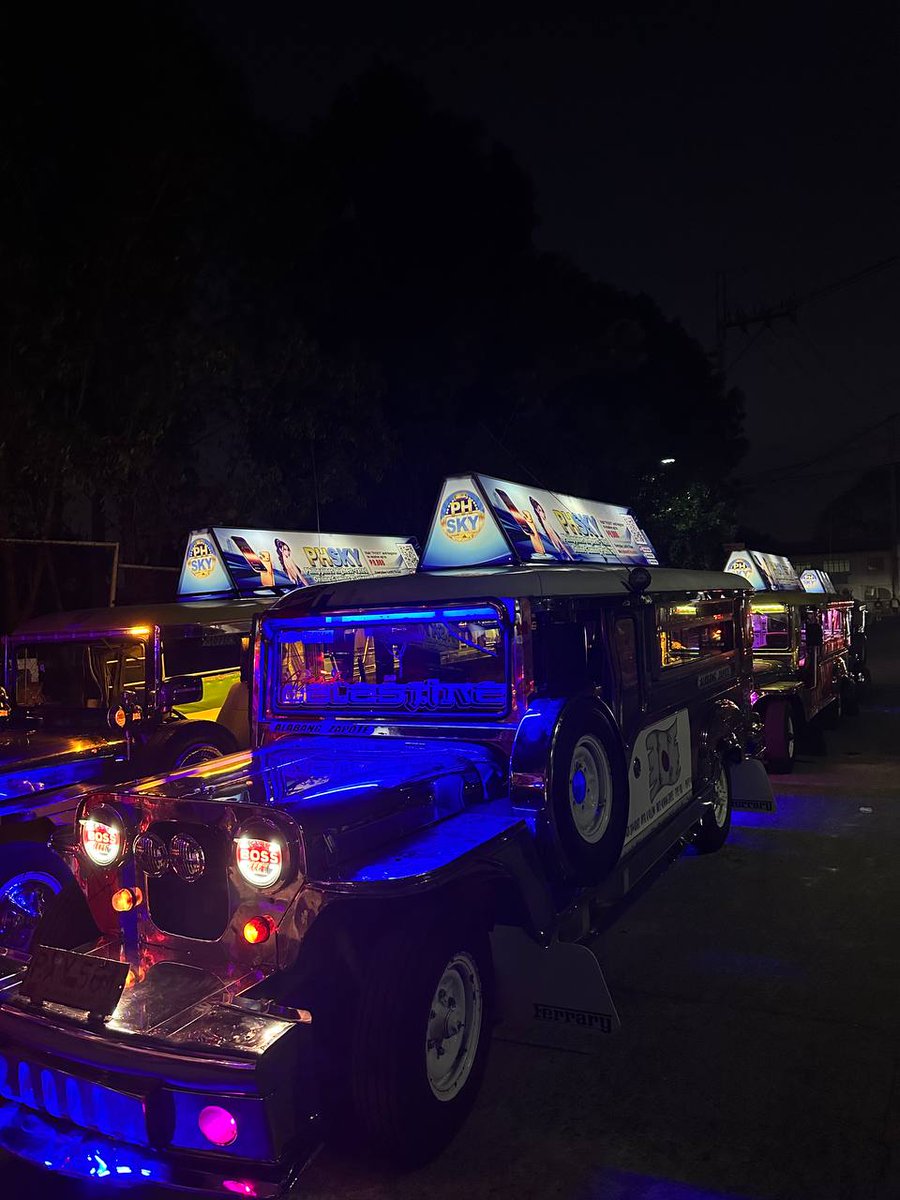 PHSKY_Megawin's tweet image. 🚘✨ PHSKY supports jeepney drivers on the 

Baclaran–Las Piñas route by providing lighted signages to help them stand out and attract more passengers at night. 💡🌙

A small way to appreciate the hardworking drivers who keep our communities moving every day. 💙

#PHSKY #Supports