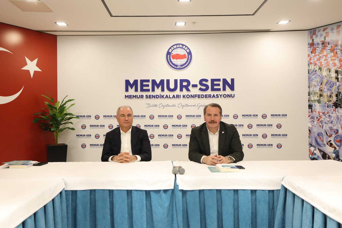 _aliyalcin_'s tweet photo. AK Parti Genel Başkan Vekili Efkan Ala’yı Konfederasyonumuzda Ağırladık

Sendika Genel Başkanlarımızla sahur programı çerçevesinde AK Parti Genel Başkan Vekili Efkan Ala ile dünyada yaşanan güncel gelişmeler, bölgesel meseleler ve ülkemizin kamu sistemi üzerine önemli bir istişare oldu.

Kamuda çok önemli görevlerde bulunan ve kamu yönetimi konusundaki bilgi ve tecrübesi ile siyasetteki önemli isimlerin başında gelen Sn.Ala ile çalışma hayatına ilişkin konular çerçevesinde; kamu personel sistemi, kamuda ücret dengesizliği; 1. dereceye 3600 ek gösterge düzenlemesi başta olmak üzere kamu görevlilerinin mali ve sosyal hakları ve 4688 sayılı Kanun’un değiştirilmesi dahil çözüm bekleyen genel sorunlar hakkında görüş alışverişinde bulunduk.

Kamu personel sistemine ilişkin mevcut durum, yaşanan sorun alanları ve çözüm önerileri üzerine önemli bir istişare oldu.

Sn. Ala’ya konfederasyonumuzu teşrifleri ve konulara, sorunlara özel ilgileri için teşekkür ediyorum.

@Akparti @efkanala