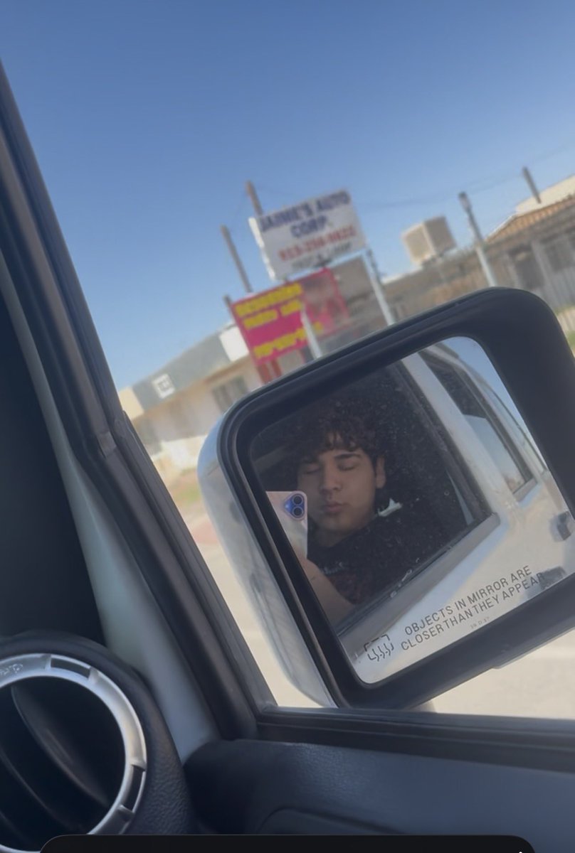 Bxby Fer tweet media