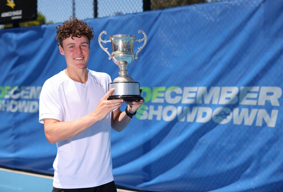 Parsa Bombs 💣 tweet media