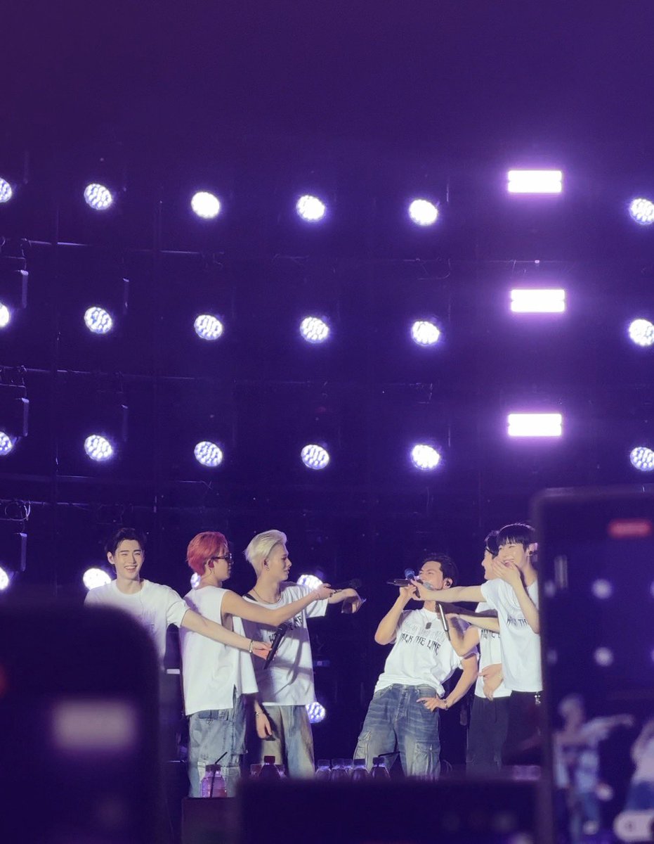 ราชมังครั้งแรกกับเอนไฮเพน 7 คน ใครมันจะไปคิดว่าจะเป็นราชมังครั้งสุดท้ายของเอนไฮเพน 7 คนเหมือนกัน กุเจ่บมากอะ