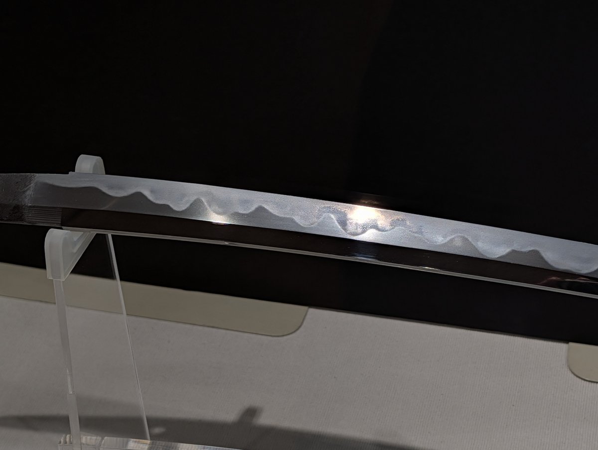 1階常設展示にて、当館が所蔵する接収刀剣(赤羽刀)のうち「正秀/電光」(水心子正秀)を展示しています。
展示期間は3/15(日)までです。
2階で開催中の高島秋帆展とあわせてお楽しみください。