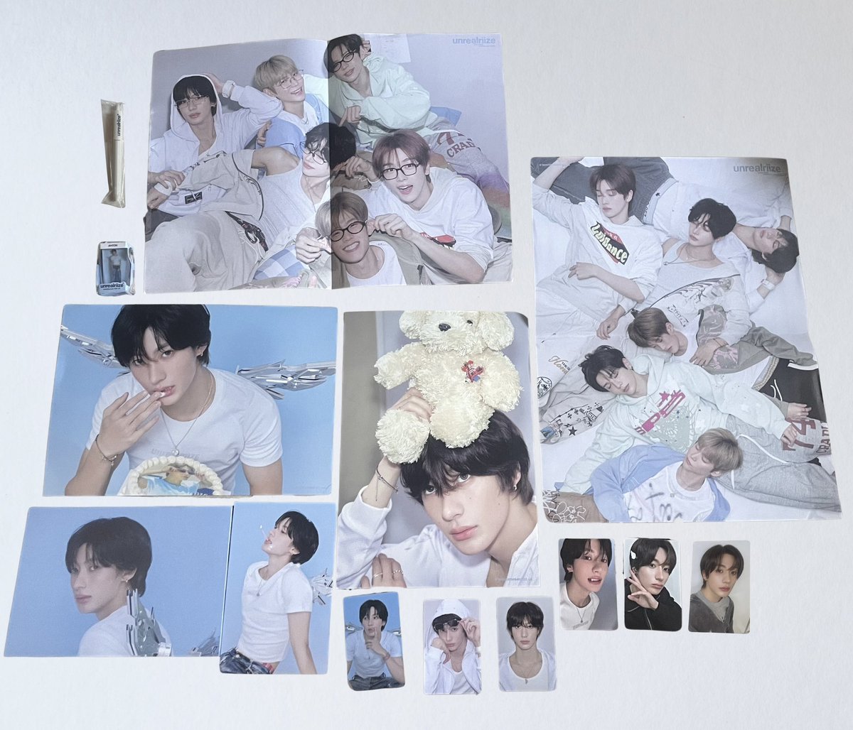 brachiobb's tweet photo. #psylegit ๐
YAY ITโS HEREEEE >< THESE ARE SOOOOO PRETTYYYY!!! thank you @psysells! as a blue girly, this SG is a win for me hehehe all posters are going up my wall ๐โโ๏ธ https://t.co/IGaDpJMFF8