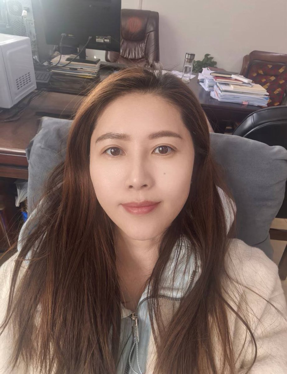 摘一朵栀子花 tweet media