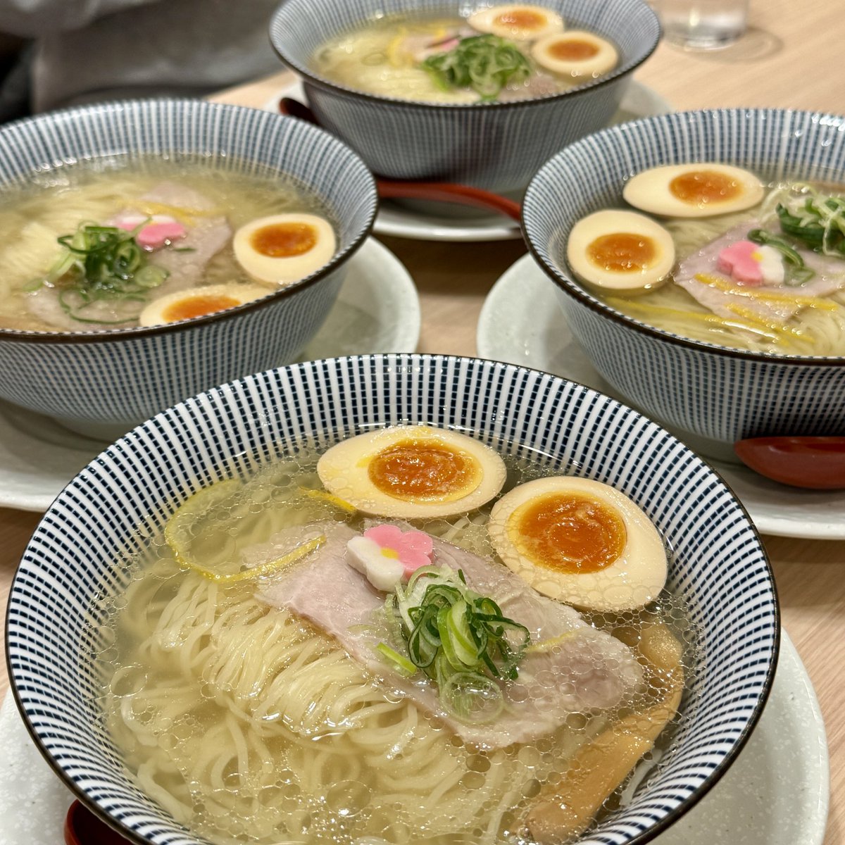 azu_sa_to's tweet photo. すっかり時間が経ってしまったけれど、先日かなり久しぶりに麺会をしてきました！🍜✨
美味しいラーメンにデザート、楽しすぎるおしゃべりに、時間が過ぎるのがあっという間の幸せ時間でした☺️
行きたい場所もどんどん増えて、今年はもっと麺会できる年にしたいなと思いました♪ https://t.co/tBlRVW4KnM