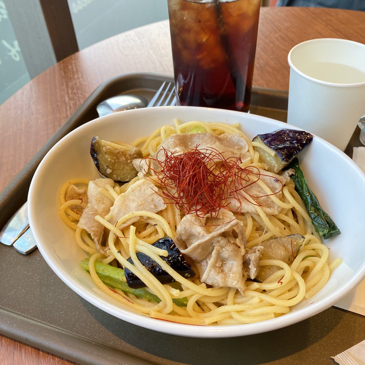 Monet20180410's tweet photo. 今日は友と会えなくなってしまったので
不貞腐れて仕事をしてたんだけど
終わってないけどカフェで一息し
寄り道して色々買っちゃったよ( •́ .̫ •̀ )

帰ったらまた仕事しなきゃ(´･･) https://t.co/ZqblGbWtY4