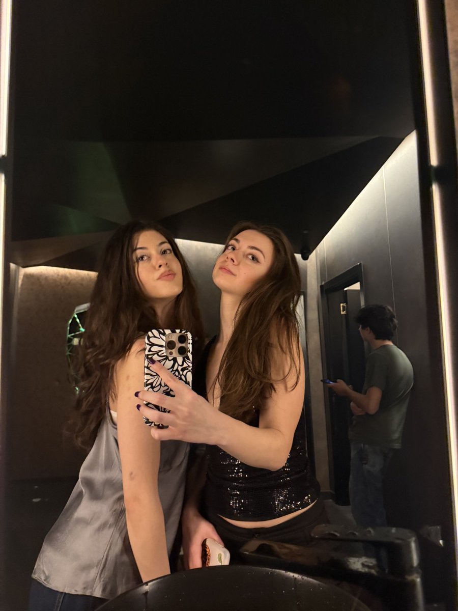 stella🫒 tweet media