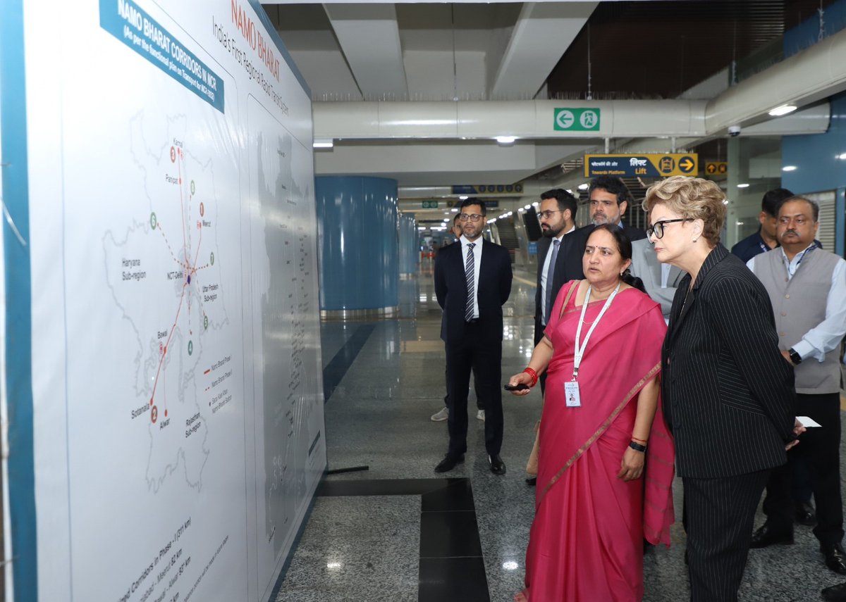 RailAnalysis's tweet photo. #NDB President Ms. Dilma Rousseff tours #NamoBharat Corridor, reviews advanced regional transit system
Read more: https://t.co/ybI8y0GEZC
#NCRTC #DelhiMeerut #RRTS #NewDevelopmentBank #UrbanMobility #SaraiKaleKhan #Station #Connectivity #Infrastructure #RailAnalysis https://t.co/6efdnvP65q