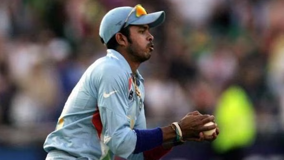 RajCricX's tweet photo. @Rajiv1841 Interesting coincidence! When Sreesanth played in the 2007 ICC T20 World Cup and 2011 ICC Cricket 50 over World Cup, India won both. Some Kerala sentiment working for Team India. 😉🇮🇳
#TeamIndiaVictory #ICCtrophy #TeamIndia2026 https://t.co/yiXC9BDywR