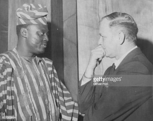 NigeriaStories's tweet photo. Photo of Chief Ayoola Adeleke, grandfather of the musician Davido, pictured in conversation with Tony Dechant, President of the US Farmers Union, December 18, 1967. https://t.co/oabNVGFnaY