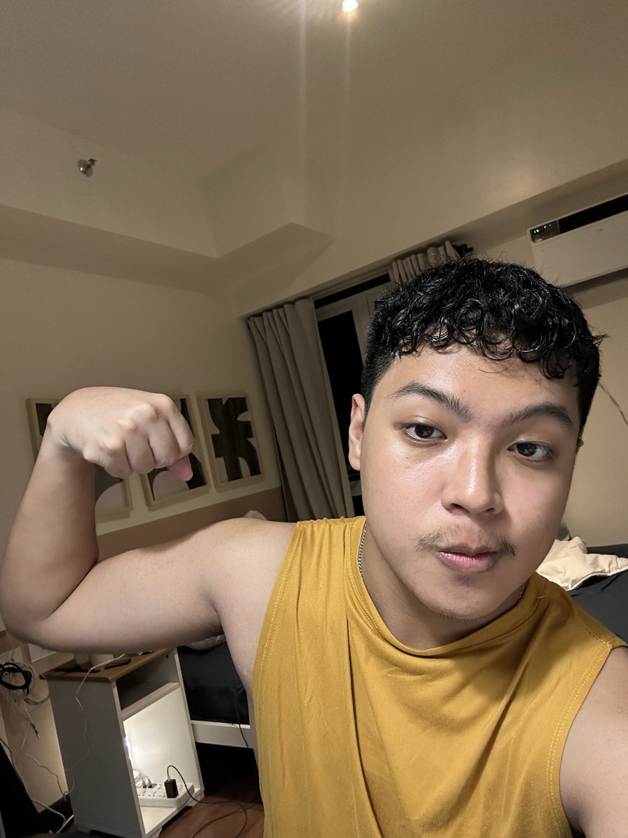 halahahahahaha's tweet photo. New cut g✨💇🏻 https://t.co/bRq5UIJgPi