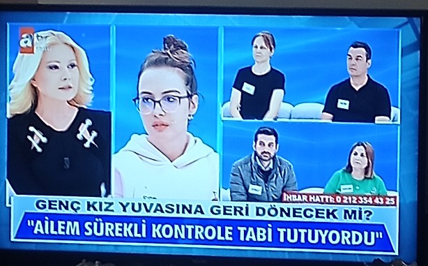 Müge anlı kusura bakma senin dediğin gibi değil hayat, günümüz çağında özellikle kız çocuklarının anne ve babaları tarafından adım adım takip edilmesi ve korunması kadar doğal bir olay yoktur.yok sevgilisi olacak ,erkek arkadaşı olacak vs vs fikriniz size kalsın.. #mügeanlı