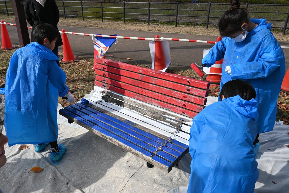 fmarinos_yyy's tweet photo. ➖🏆2026 Jリーグシャレン！アウォーズ🏆➖

🗳️投票期間：〜3/23（月）23:59
🔗 https://t.co/baWRUpVp7B

━━🏵️エントリー内容🏵️━━

　チームカラーで街を彩る！
小学生のアイデア"公園塗装"で
ホームタウンをトリコロール化
━━━━━━━━━━━━━━

#fmarinos #シャレン https://t.co/05kixm3VtE