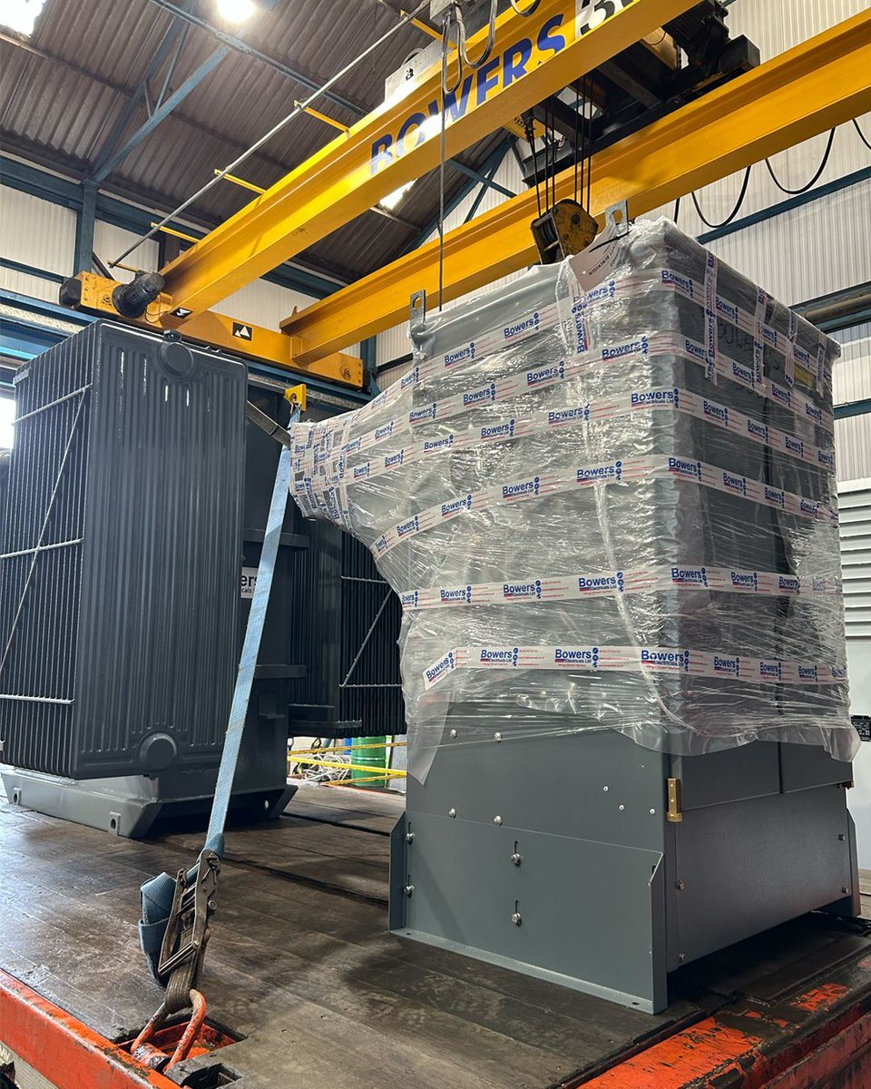 BowersElec's tweet image. Refurbished, delivered and now installed. 🔌

To fit on the transformer, we supplied a brand-new 3200A LV cabinet, providing an up-to-date connection between the transformer and the site’s LV. ⚡

Every transformer tells a different story.

#Transformers #Switchgear #Engineering