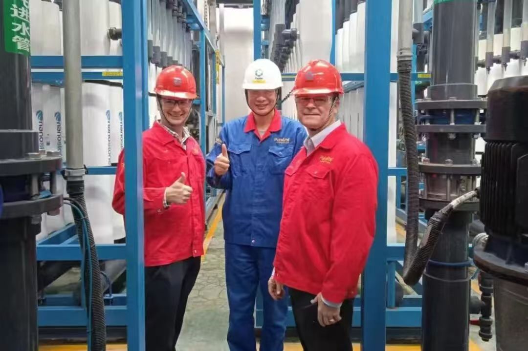 Expat exec Stuart just received his "Five-Star Card" (China Permanent Resident ID) in Deqing. "Professional, efficient service that truly feels like home," he says. Proof this city welcomes global talent with open arms. #Deqing #FiveStarCard #ChinaVisa #ExpatLife #GlobalTalent