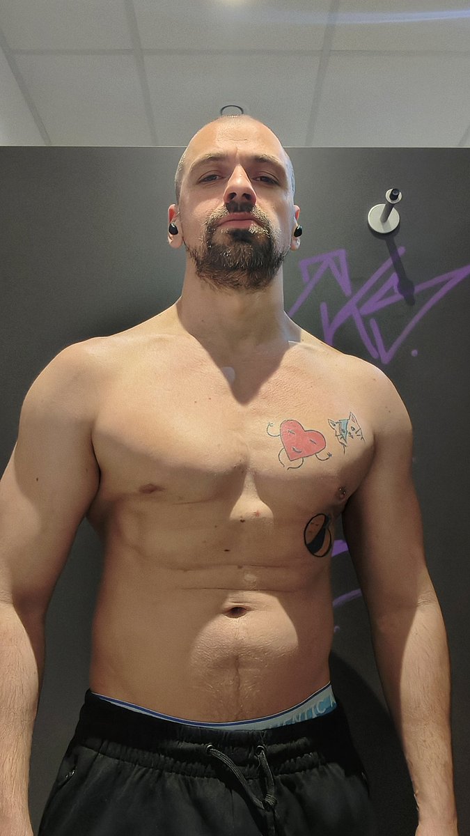 Alexander U tweet media