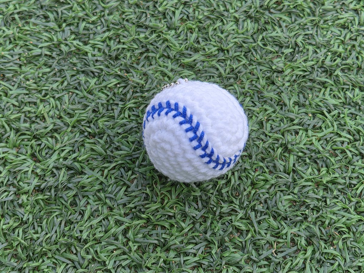 #rt
WBC 대한민국 8강 진출 기념!
직접 뜬 뜨개 야구 키링 나눔합니다!

⚾삼팬 3분(파란색)
⚾ 그 외 전 구단 팬 3분(빨간색)

당발은 14일 자정에 진행하겠습니다!
