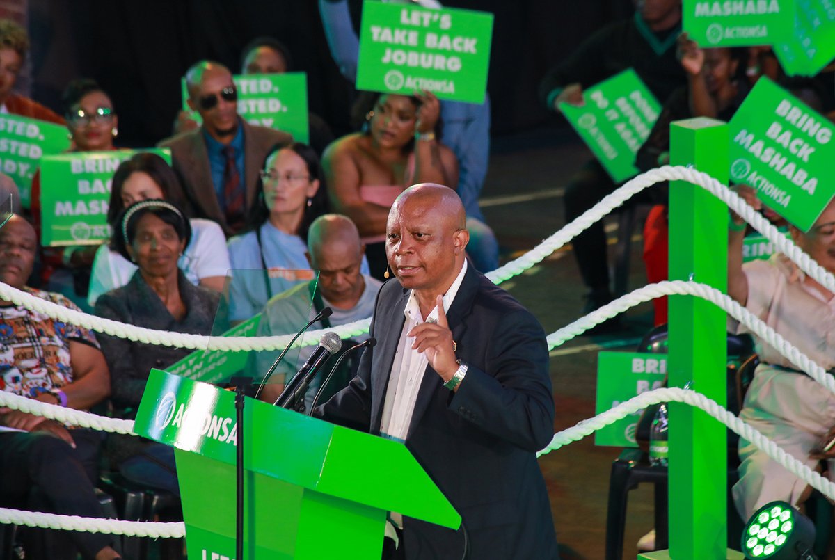 1500 new JMPD officers.

27 extended hours clinics.

938km of roads resurfaced.

R30 billion in new investments.

6000+ workers insourced.

8500 title deeds handed over.

9987 structures electrified.

73% approval rating.

Mashaba fixed Joburg, and he will do it again.🗳️🇿🇦