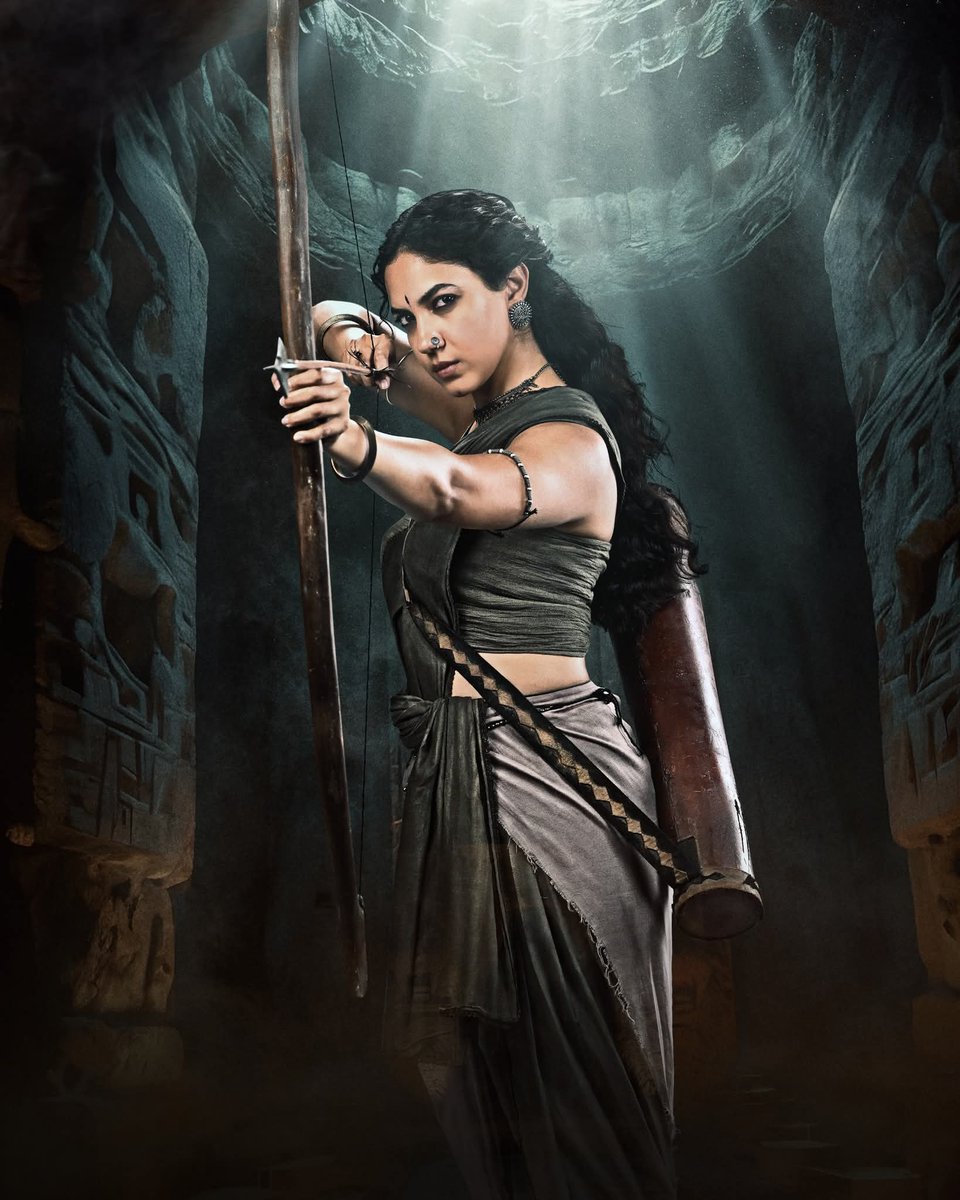 gopichandaslams's tweet photo. Deadly Aim. Fierce Presence 🔥
Wishing @riturv a very Happy Birthday as she transforms into #SathyaVathi in #Gopichand33 🏹
#HBDRituVarma
Macho Star @YoursGopichand #Sankalp @soundar16 @anudeepdev #VenkatMaster @srinivasaaoffl @SS_Screens #SSS14 #SR4 https://t.co/nJTzL12yF3