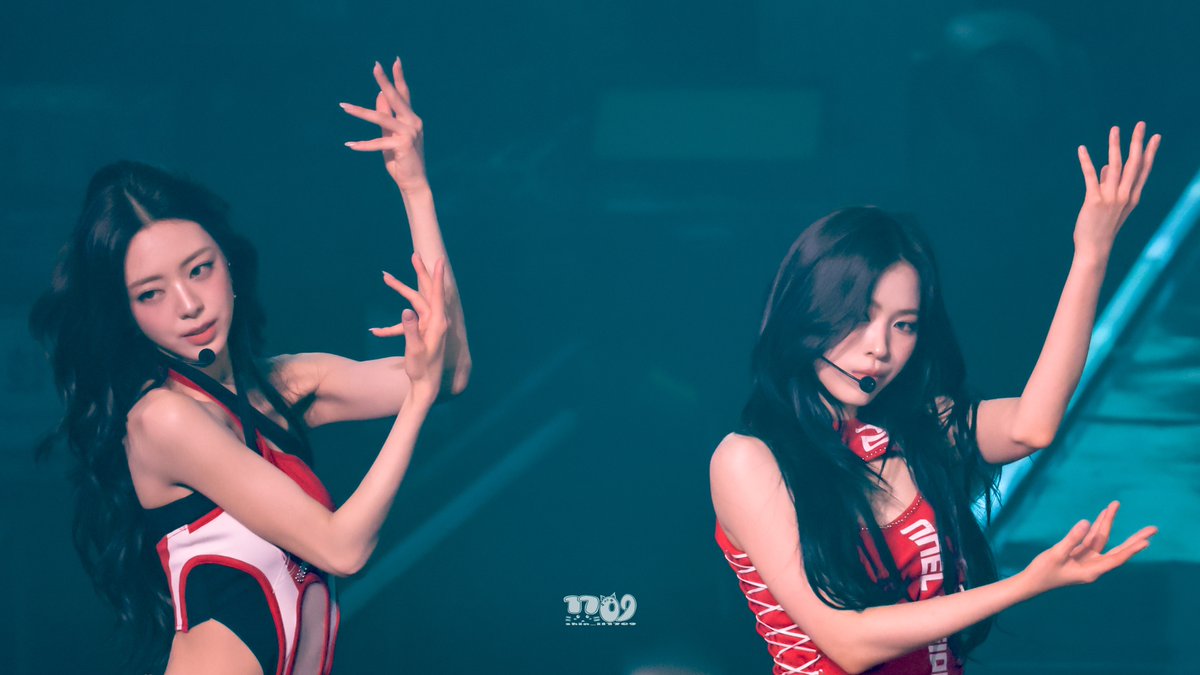 260214 터널비전 이메프

#신자매 #류진 #ryujin #リュジン #유나 #yuna #ユナ 
#ITZY_TUNNELVISION 
#ITZY_TNVS 
#ITZY_WORLD_TOUR