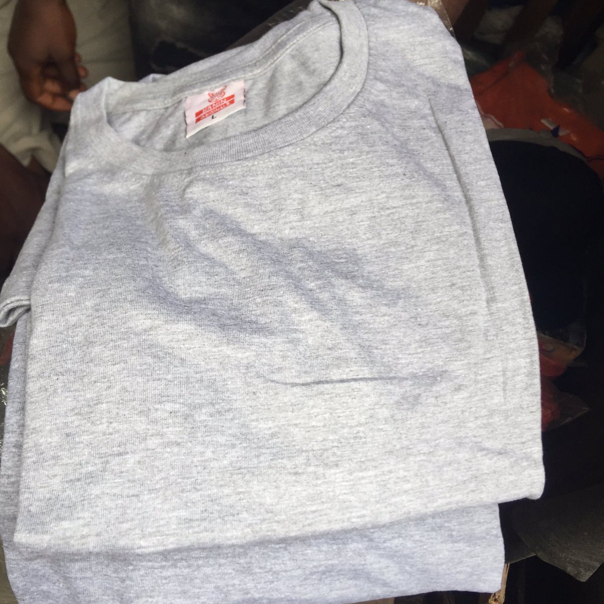 T-shirtfrommakis tweet media