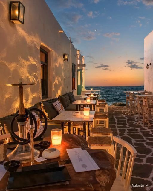 travelgirl_love's tweet photo. 【予算12〜14万円】（3泊4日）

🇬🇷 サントリーニ島（ギリシャ）

白と青の絶景の島。
街全体が映画みたいでどこで写真撮っても映える🤍💙

穴場な時期は4月〜5月か10月。
人が多くなくて、ホテルもそこまで高くないので観光とか写真撮影にもおすすめ◎✨ https://t.co/9agrIDhKGG