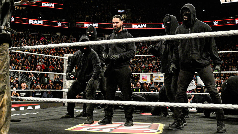 WWEItalia's tweet image. Notte sconvolgente a #WWERaw: tensione tra gli Uso e @CMPunk, i The Judgment Day si rivoltano contro @FinnBalor e molto altro! Scopri i risultati 👉 tinyurl.com/3zj656rj

Rivivi le emozioni dello show on demand su @discoveryplusIT! #DiscoveryPlus