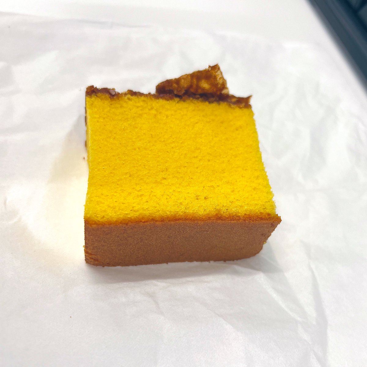 ground_seabass's tweet photo. 本場長崎の本場のカステラをいただきます₍₍(  ´ ᵕ `  *)⁾⁾ https://t.co/AD2wqPOjba