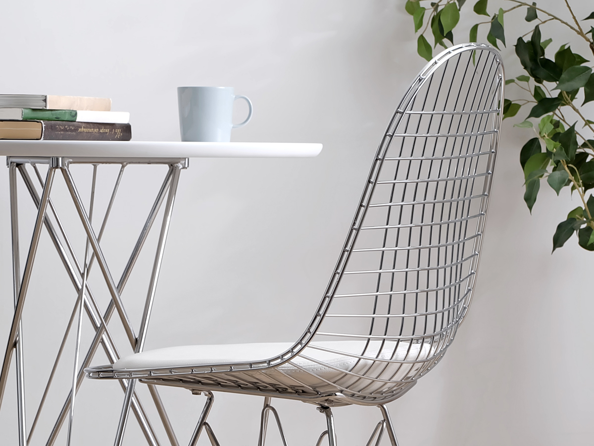 rm_lifestylelab's tweet photo. 洗練されたワイヤーデザインが魅力のイームズ「Wire Chair DKR」🪑
軽量で耐久性に優れ、どんな空間にも馴染む名作チェア。
完成品で届いてすぐ使えるのも嬉しいポイントです🪄
🛒��� https://t.co/Iefe1xWqP0
#椅子 #インテリア #家具 #雑貨 #小物 #eames #リプロダクト
📌#ライフスタイルラボ https://t.co/T5CiL7Cxz4