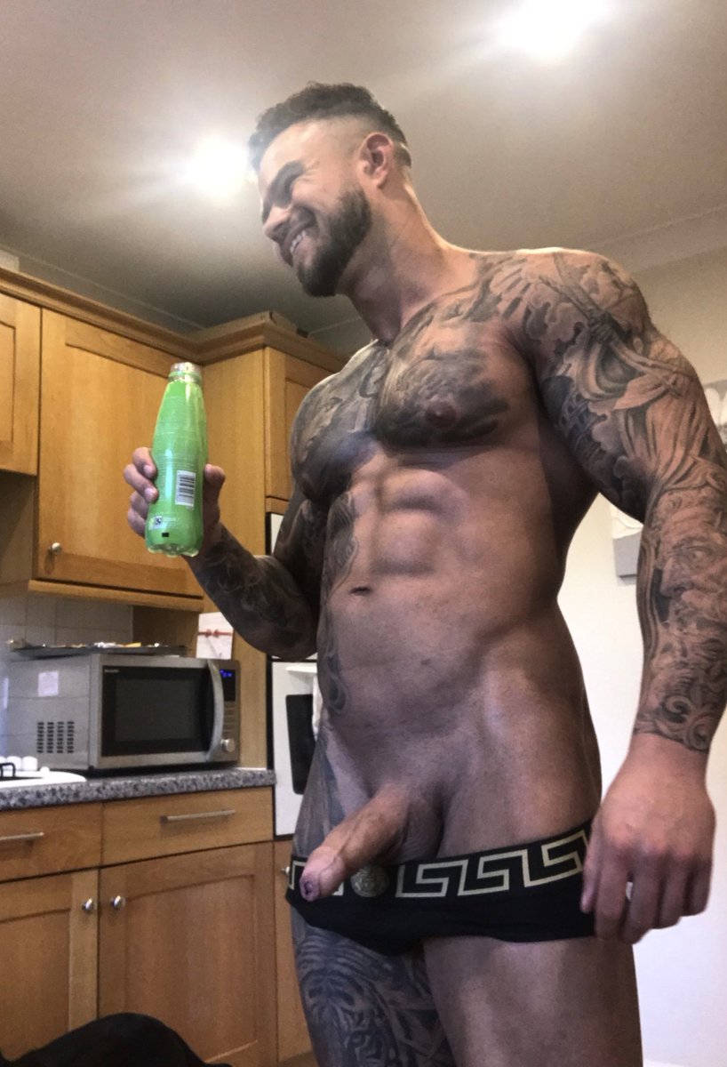musclekingx's tweet photo. Thirsty or not? https://t.co/VDHhx4NkcQ